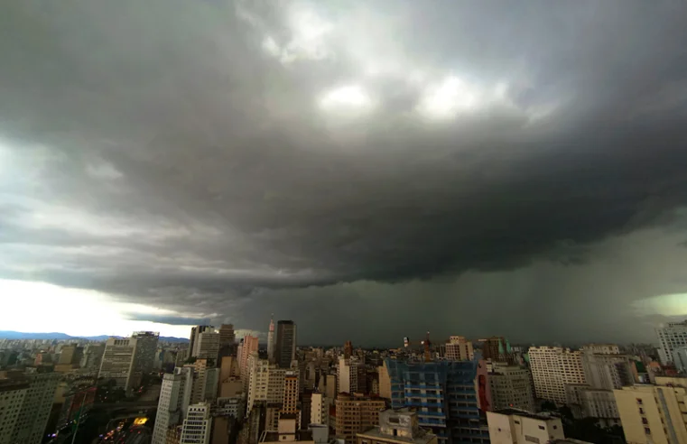 São Paulo tem mais mulheres do que homens aptos a votar