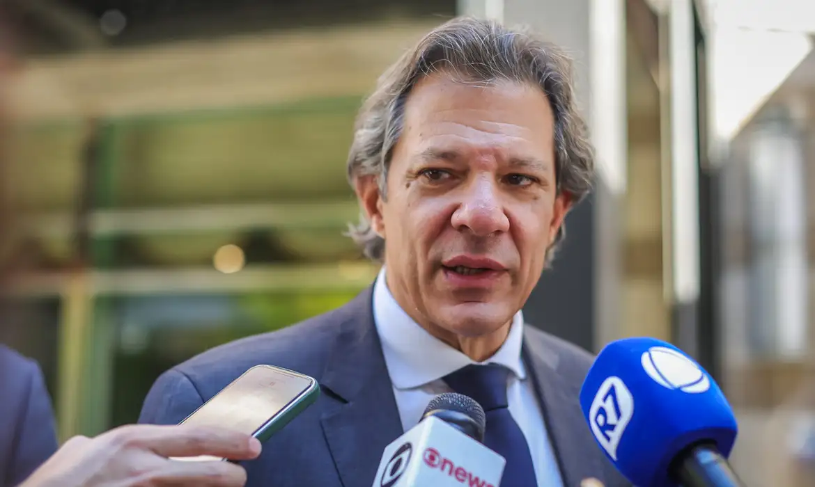Haddad confirma envio de PEC sobre revisão de gastos