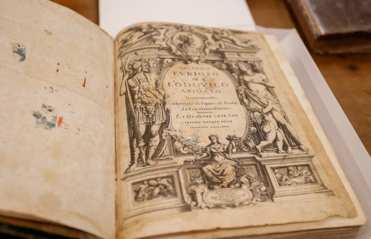 Acervo de obras raras da Biblioteca Pública do Paraná possui livro de 1584