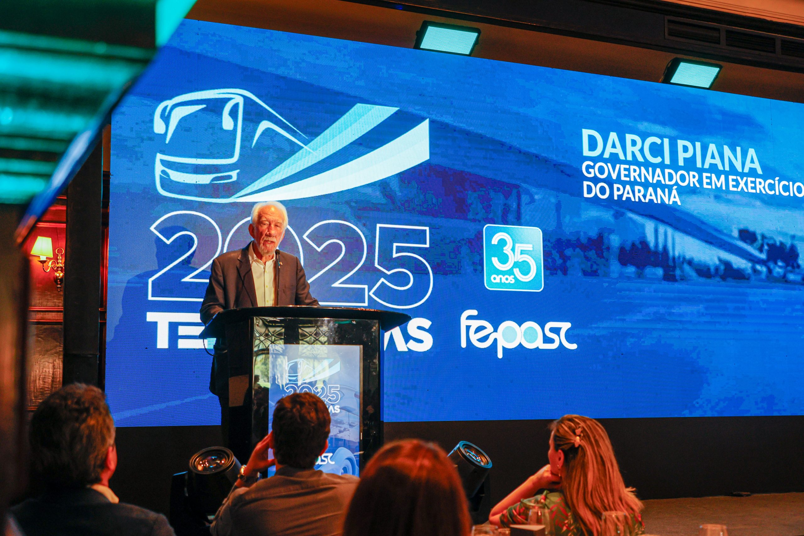 Darci Piana destaca turismo paranaense a empresários do transporte de passageiros