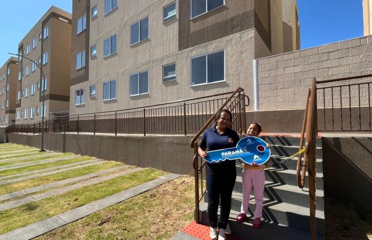 Cohapar entrega novo residencial que atende 128 famílias em Londrina