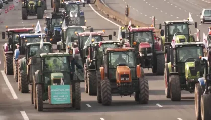Agricultores protestam na França contra negociações comerciais com o Mercosul