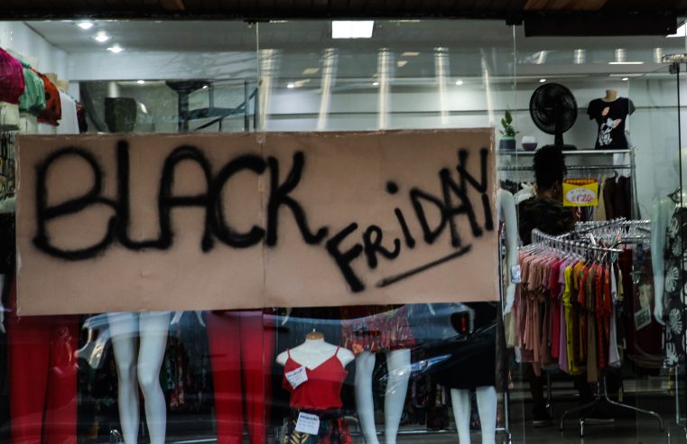 Procon-PR orienta consumidores para não cair em golpes na Black Friday