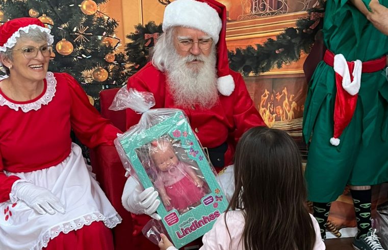 Crianças atendidas e internadas no HUOP recebem brinquedos