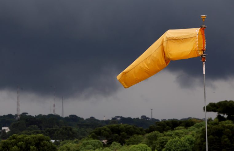 Ciclone no RS provoca ventos constantes e rajadas fortes no Paraná nesta quarta