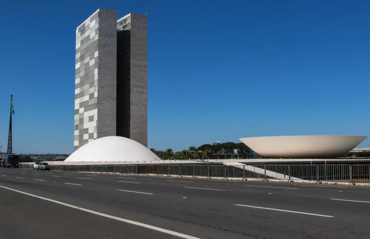 Senado pede ao STF para suspender liminar do impeachment de ministros