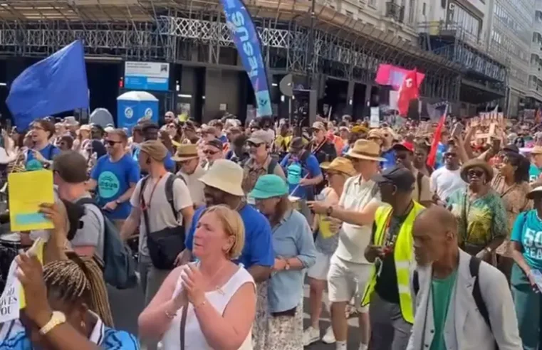 Marcha para Jesus retorna a Londres após 25 anos e reúne milhares em ato emocionante