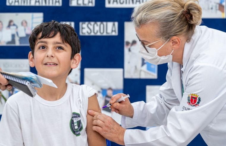Alunos e funcionários: Estado amplia aplicação da vacina da gripe nas escolas do Paraná