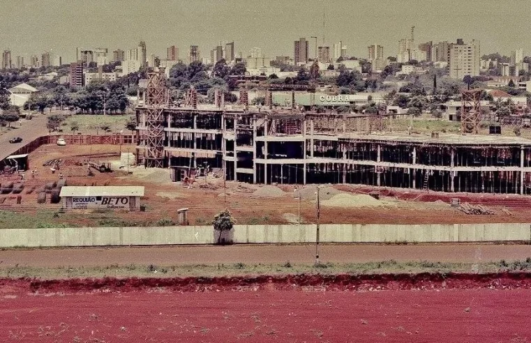 Construção da Prefeitura de Cascavel – Década de 1990