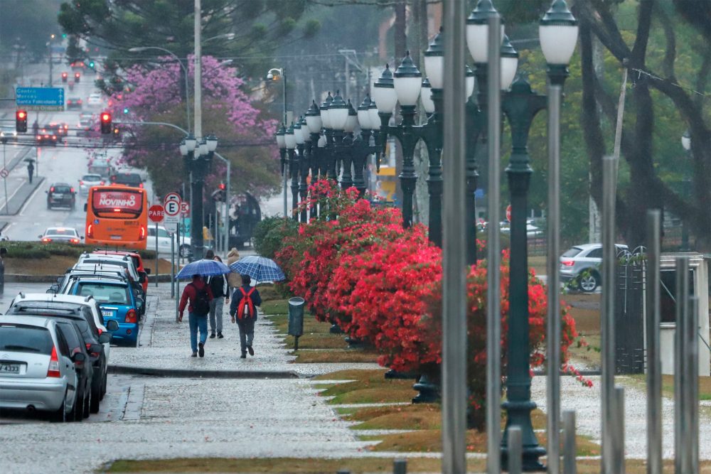 Julho terá gangorra nas temperaturas e chuva acima da média no Paraná, prevê Simepar