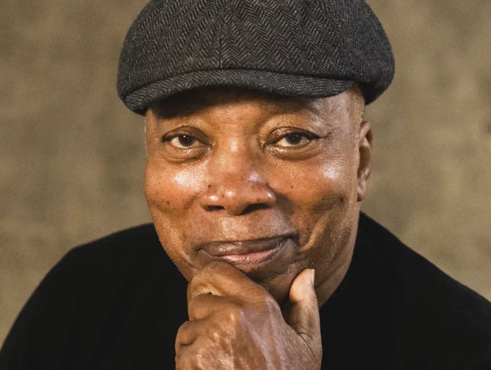 Milton Nascimento é internado para tratar pneumonia e apresenta boa evolução clínica