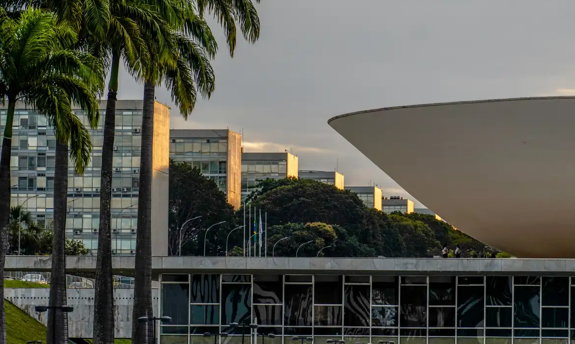 Dino ordena que parlamentares sejam responsabilizados por emendas