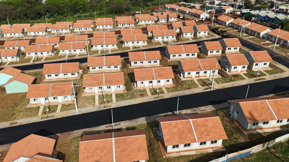 Com 117 novas casas, Conjunto Favo de Mel chega a 85% de conclusão e dá esperança de nova vida para famílias