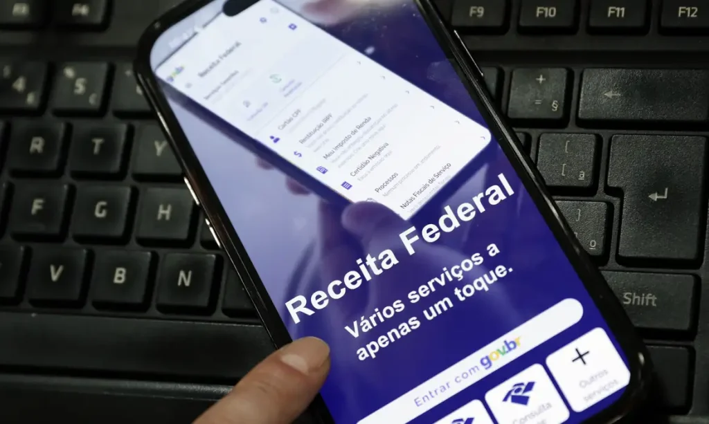 Receita paga nesta segunda último lote de restituição do IR 2026