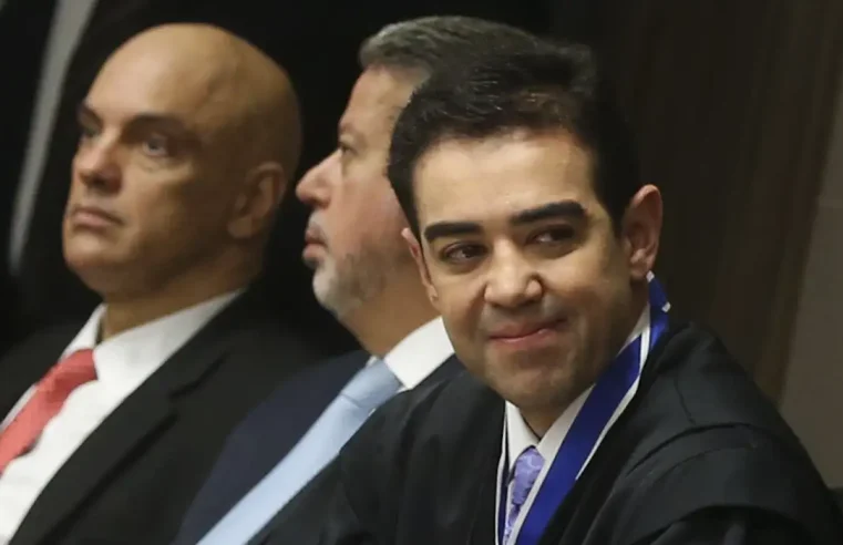 Bruno Dantas renuncia ao cargo de ministro do TCU