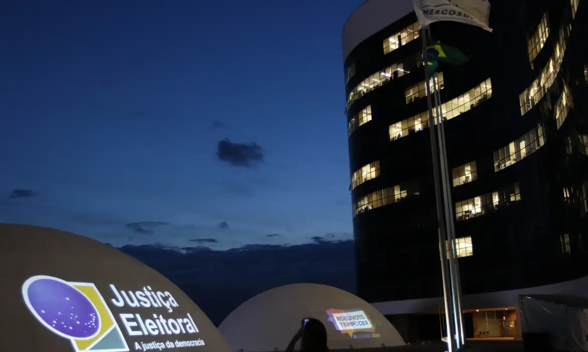 TSE nega hackeamento após Flávio aparecer filiado ao Missão