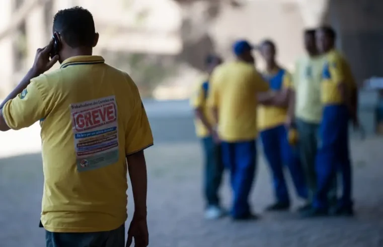 Trabalhadores dos Correios estão em greve por tempo indeterminado