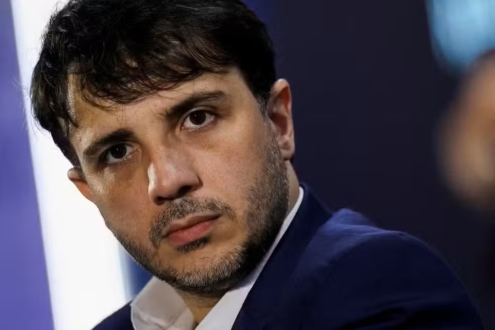 Meta e TikTok tiram do ar perfis de Renan Santos após ordem de Toffoli