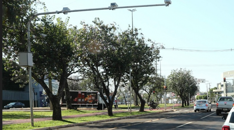 Transitar: Dos mais de 14 milhões de veículos que passam pelos radares de Cascavel, apenas 0,08% são multados