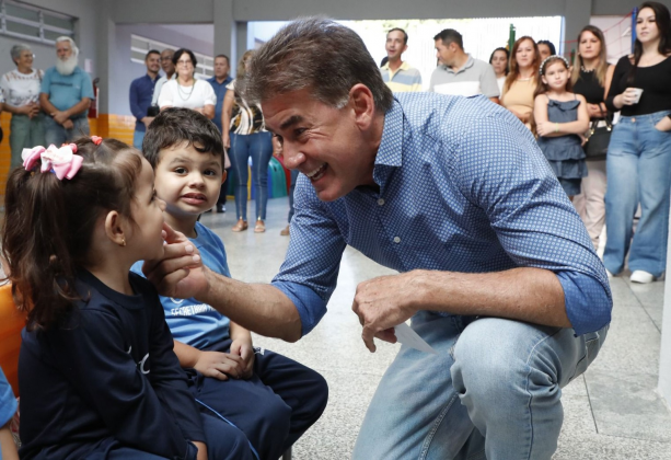 Paranhos recebe Prêmio Prefeito Amigo da Criança