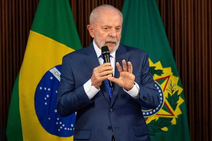 Lula aponta interesse político nas queimadas e cita ato de Bolsonaro em 7 de Setembro