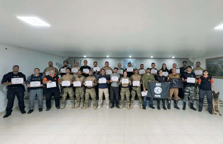 Policiais apuram técnicas sobre cães farejadores em evento da Polícia Penal