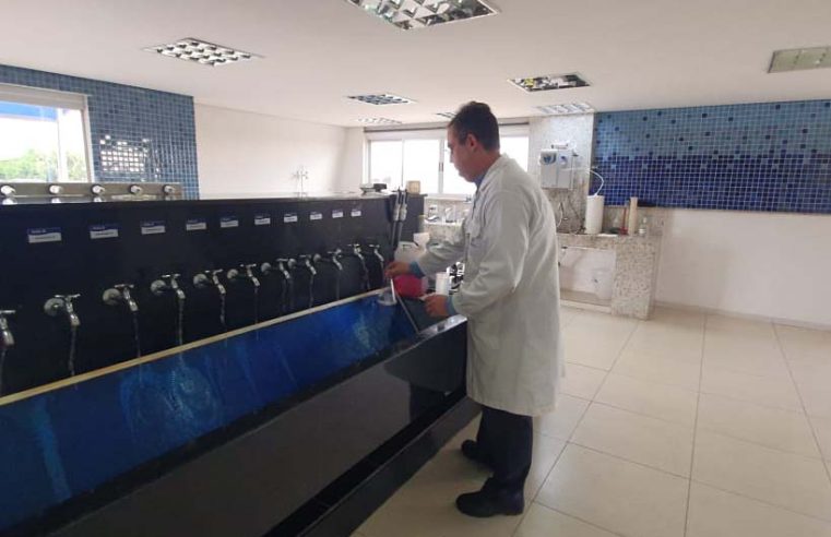 Sanepar intensifica aplicação de produtos para tratar água do Rio Tibagi
