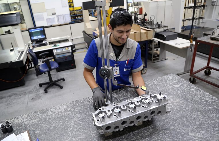 Paraná lidera ranking nacional de empregos para jovens via Agências do Trabalhador