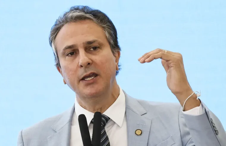 Ministro diz que Pé-de-Meia impulsionou as inscrições no Enem