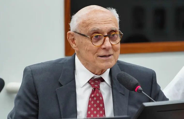 Em tratamento contra o câncer, Eduardo Suplicy agradece apoio