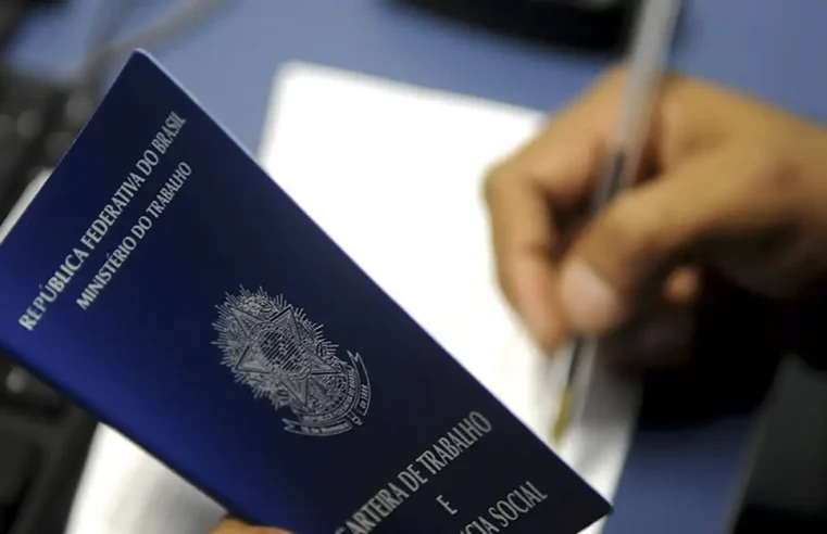 Taxa de desemprego cai para 5,4%, a menor desde 2012