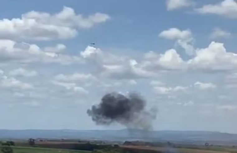 Aeronaves da FAB se chocam durante voo de instrução em Pirassununga