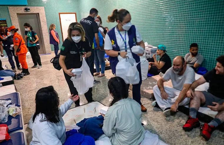 Voo da FAB com brasileiros deportados dos EUA chega a Minas Gerais