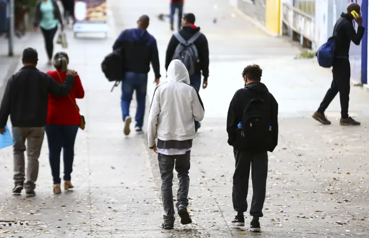 Sul e Sudeste começam semana com frio; alerta de seca no Centro-Oeste