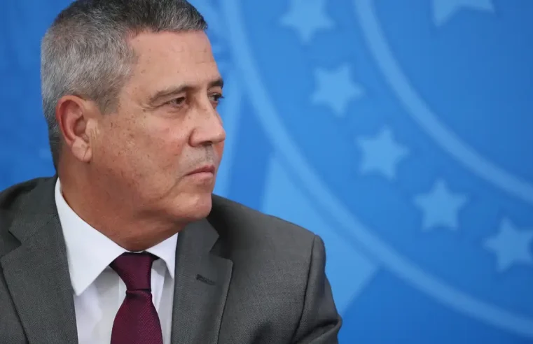 Em parecer ao STF, PGR defende que Braga Netto deve continuar preso
