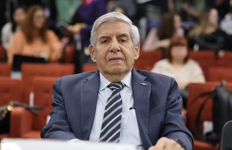 PGR é a favor de prisão domiciliar humanitária para general Heleno