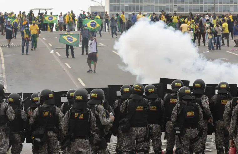 STF forma maioria para condenar cinco PMs do DF a 16 anos pelo 8/1