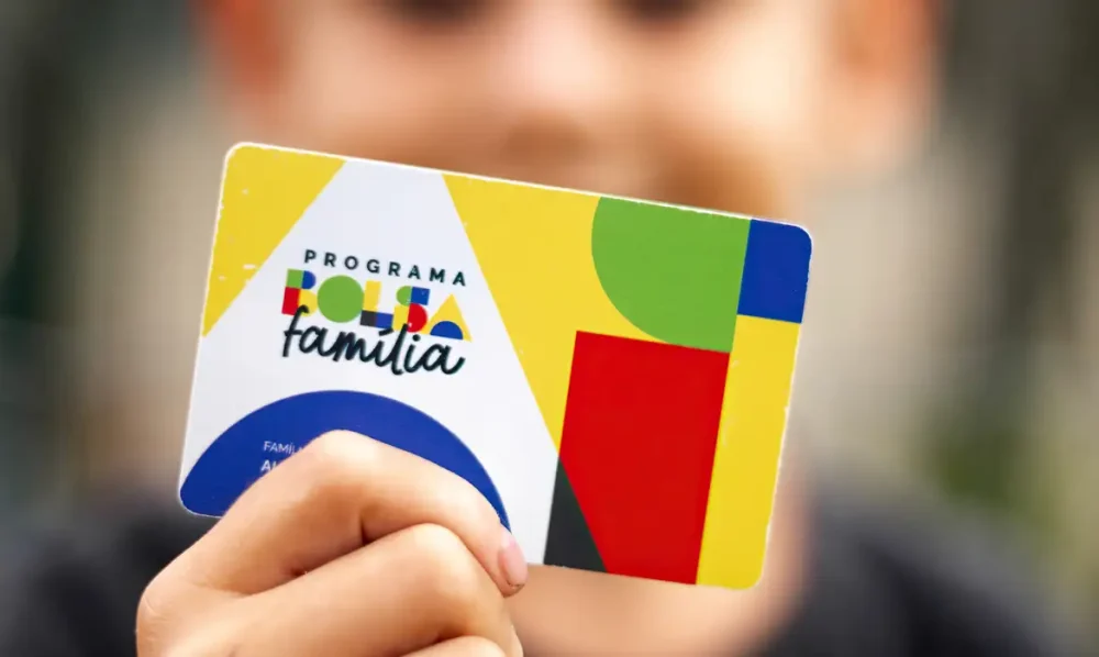 Beneficiários com NIS de final 2 recebem Bolsa Família de outubro
