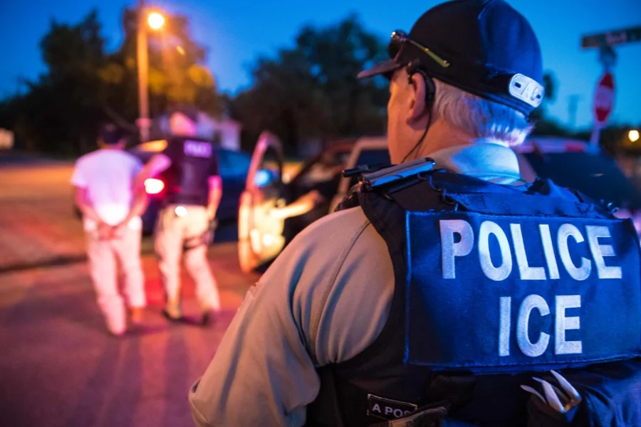 EUA: ICE detém menino de 5 anos em Minnesota durante ação de imigração