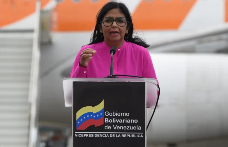 Delcy reage à pressão dos EUA e diz “chega de ordens de Washington”