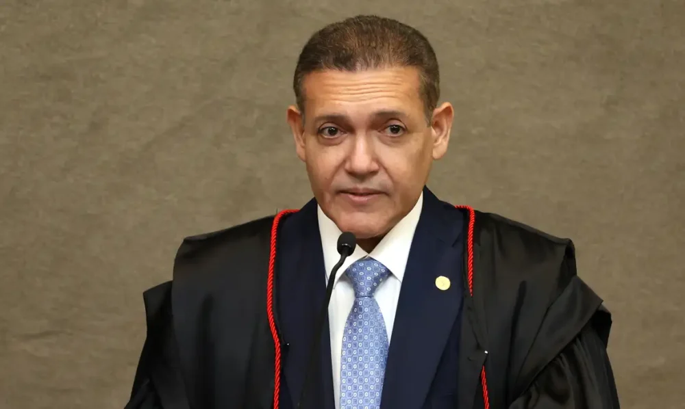 Nunes pede parecer da PGR sobre revisão da condenação de Bolsonaro