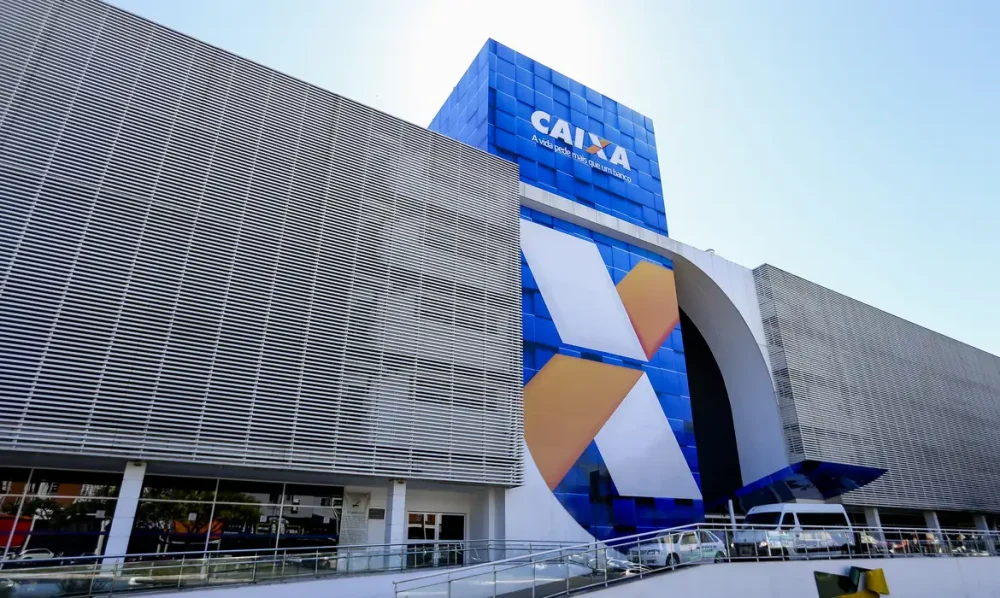 Caixa e BB liberam abono salarial para nascidos em maio e junho