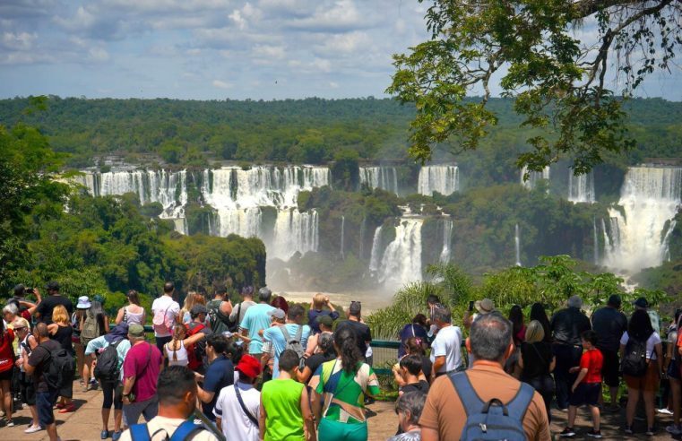 Mais de 456 mil turistas de outros países visitaram o Paraná até abril de 2026