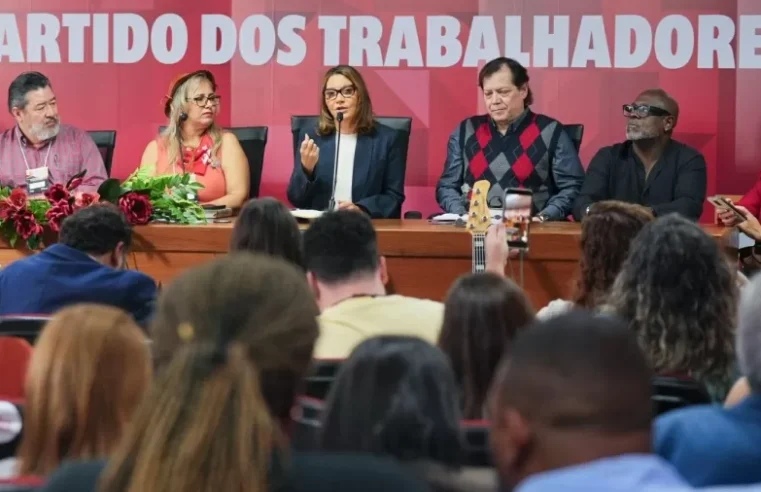 PT divulga carta aos evangélicos e reforça posição contra uso político da fé