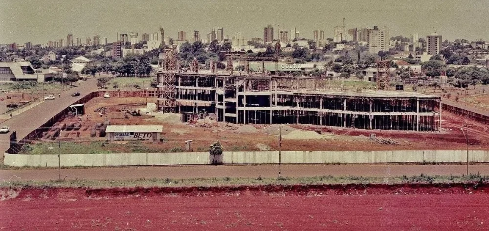 Construção da Prefeitura de Cascavel – Década de 1990