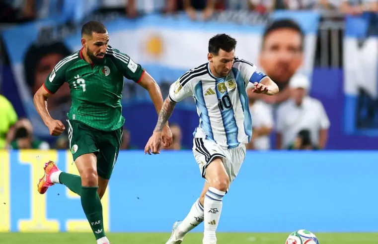 Messi vira maior artilheiro das copas e lidera Argentina em estreia