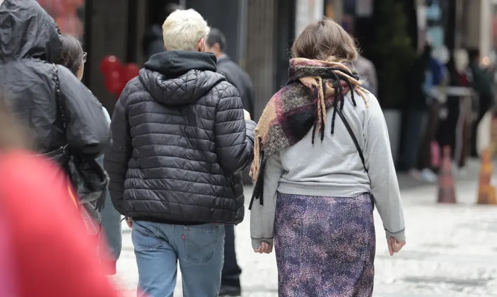 Inmet emite aviso amarelo para queda de temperatura em 12 estados e DF