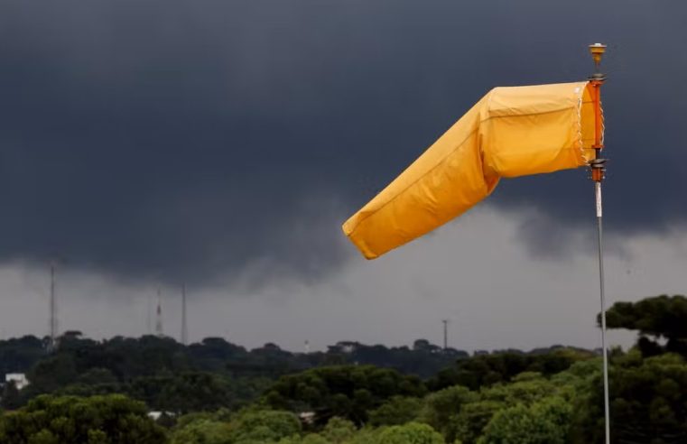 Paraná entra em alerta para temporais com risco de granizo e ventos de até 100 km/h nesta quarta-feira
