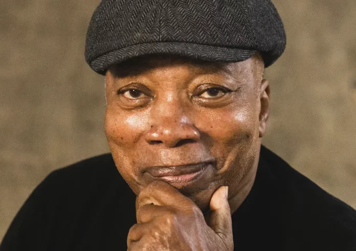 Milton Nascimento é internado para tratar pneumonia e apresenta boa evolução clínica