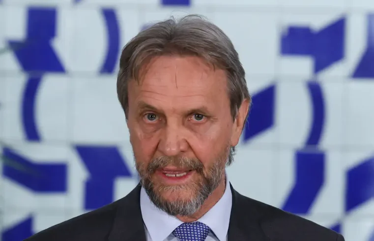 Após AVC isquêmico, líder do PT na Câmara continua internado